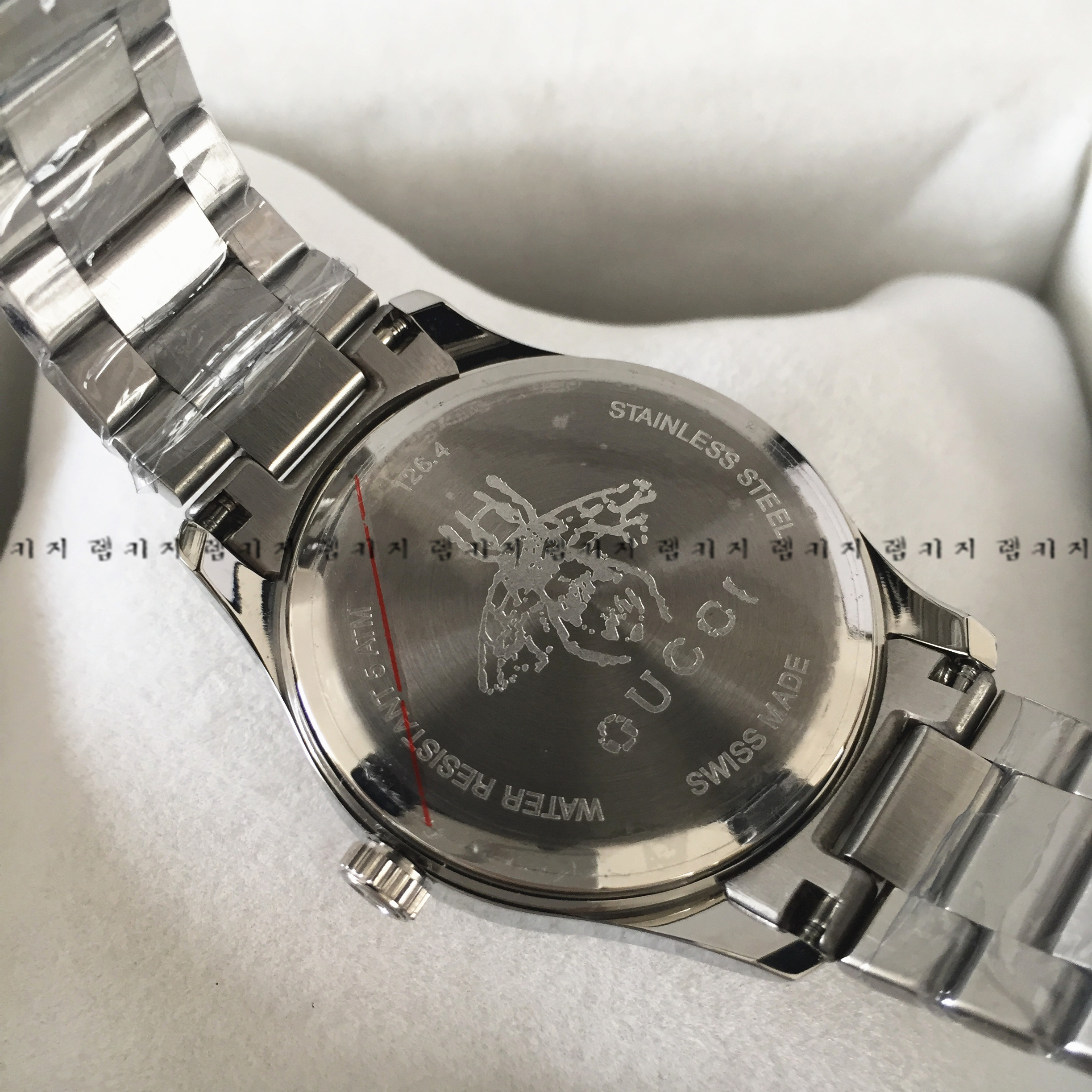 구찌 G타임리스 꿀벌 은장 메탈시계